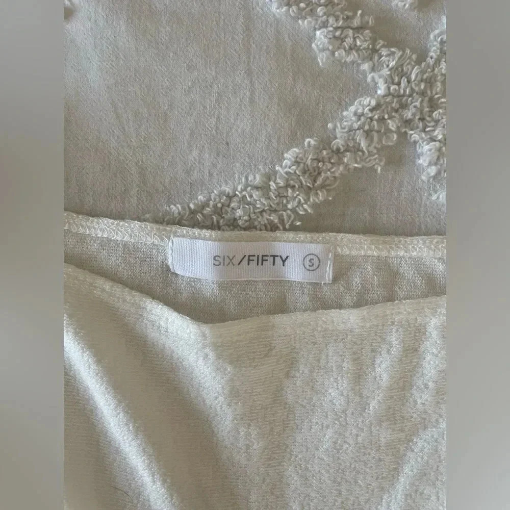 Six/Fifty White Off-Shoulder Long Sleeve Tee - Picture 3 of 5
